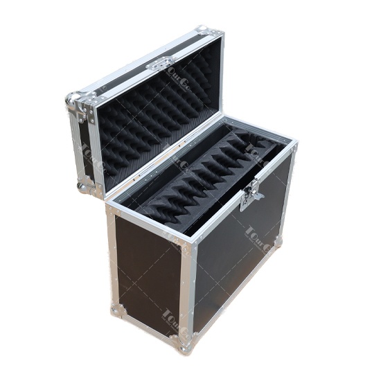Universal flight case for 20-24″ TFT Displays