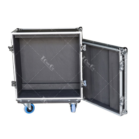 Studiomaster C6XS-16 Mixing flight case with wheels
