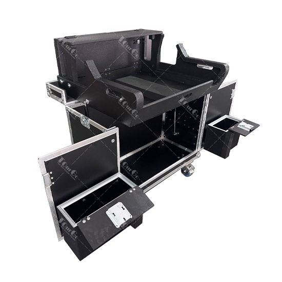 Hydraulic flight case for Yamaha DM7 Console